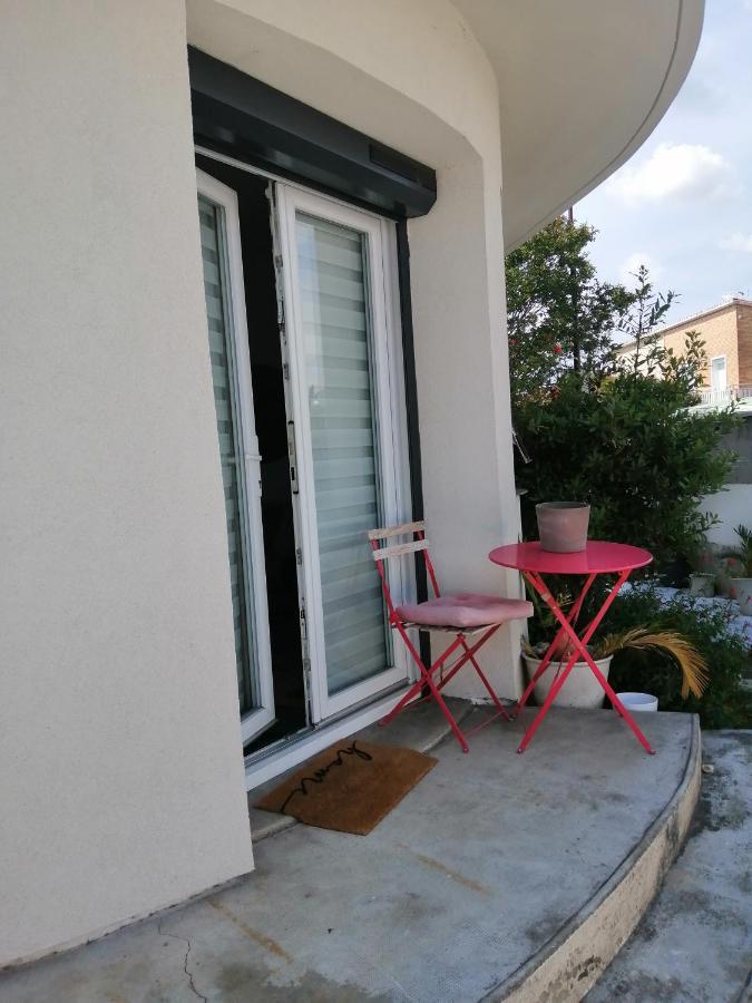 Entier 20 M2 Apartment *