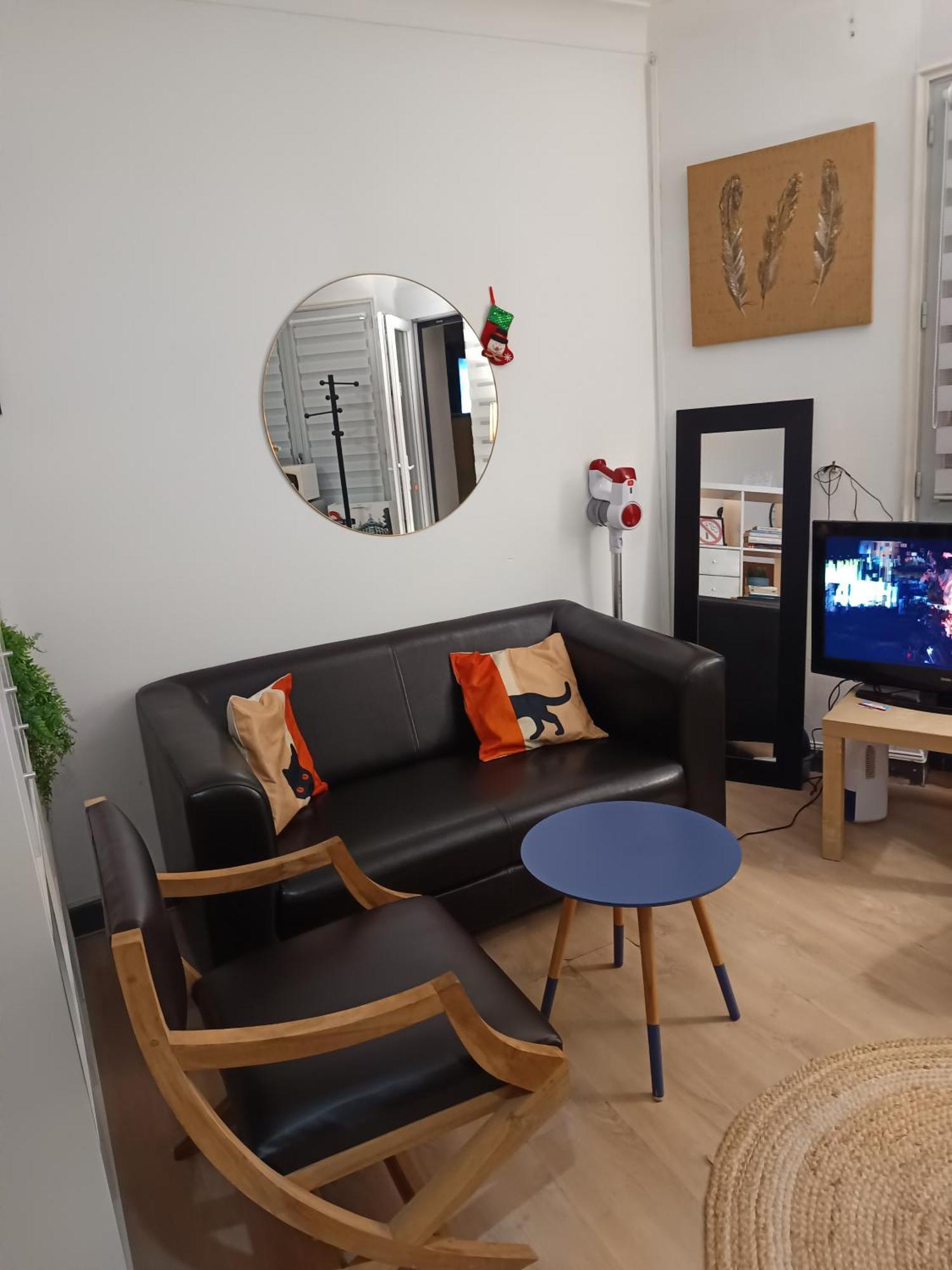 Apartment Entier 20 M2 *